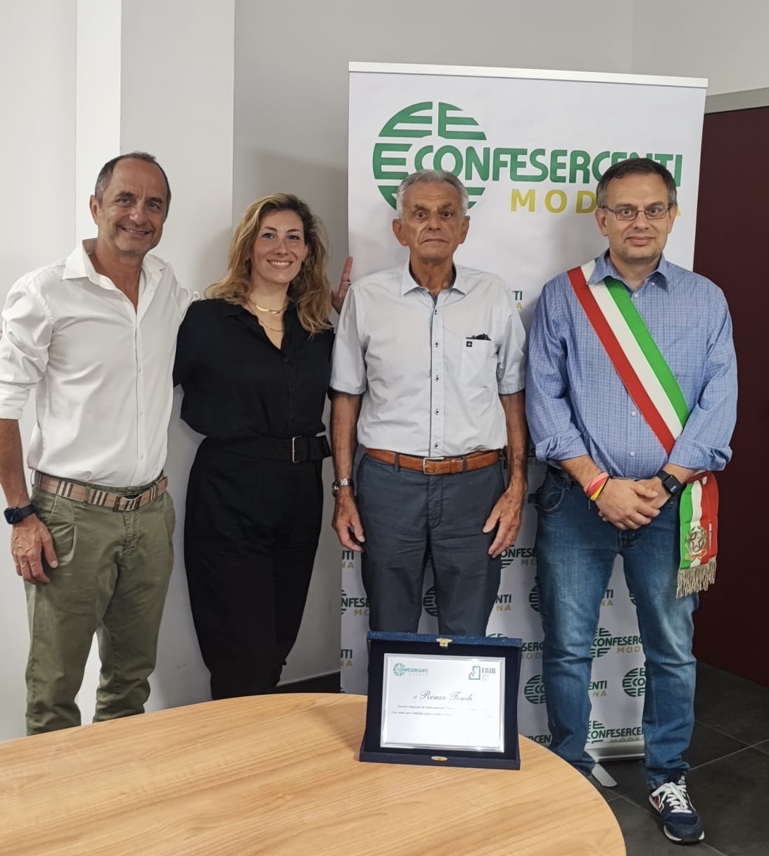 foto consegna targa