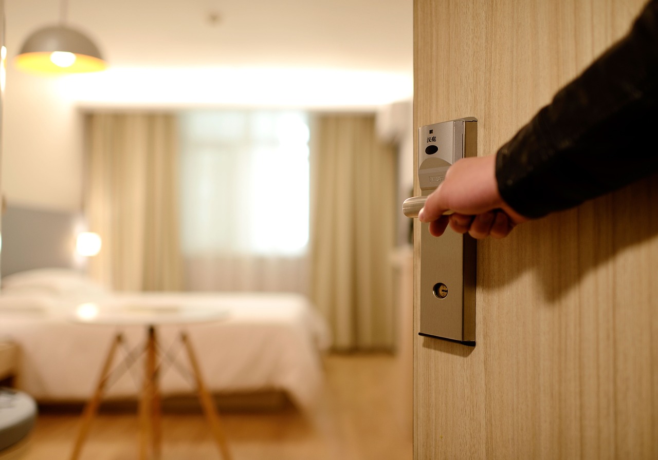 hotel-1330850_1280 (1)