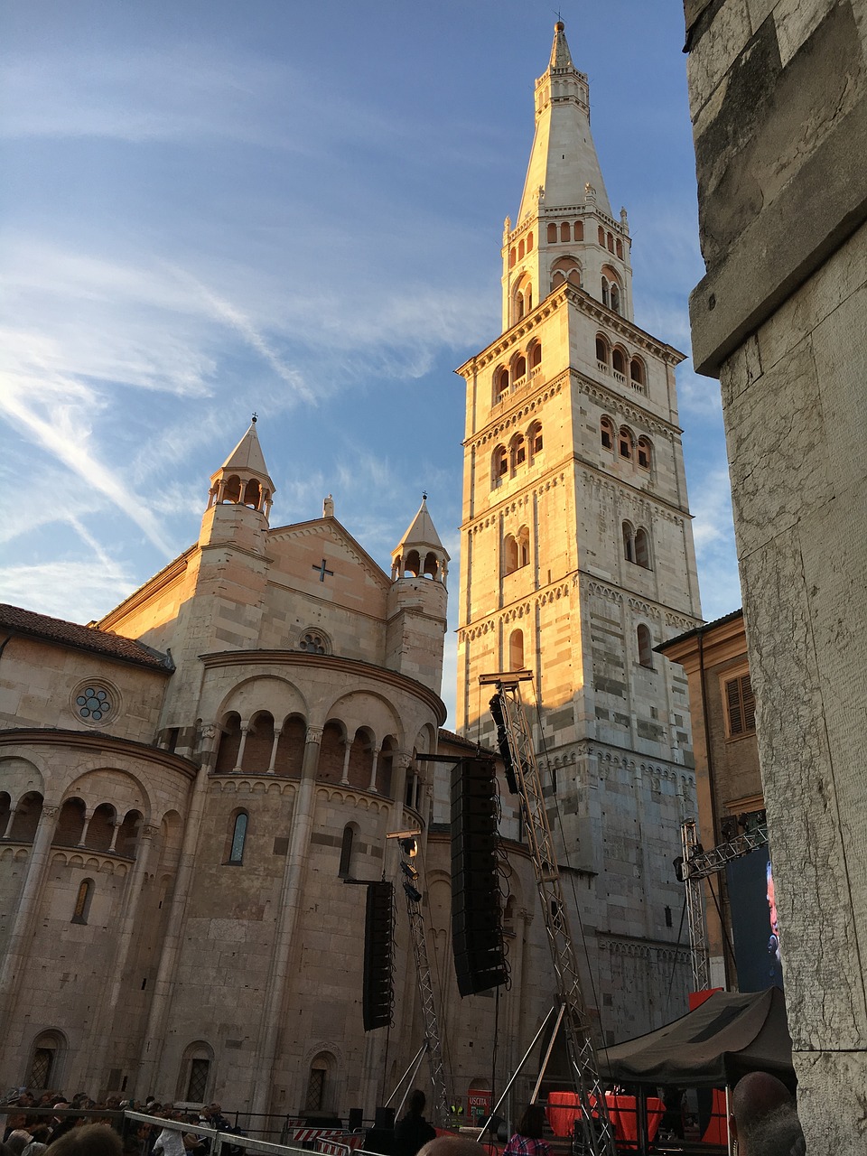 modena-2760069_1280